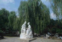 statuen in chinesischem garten